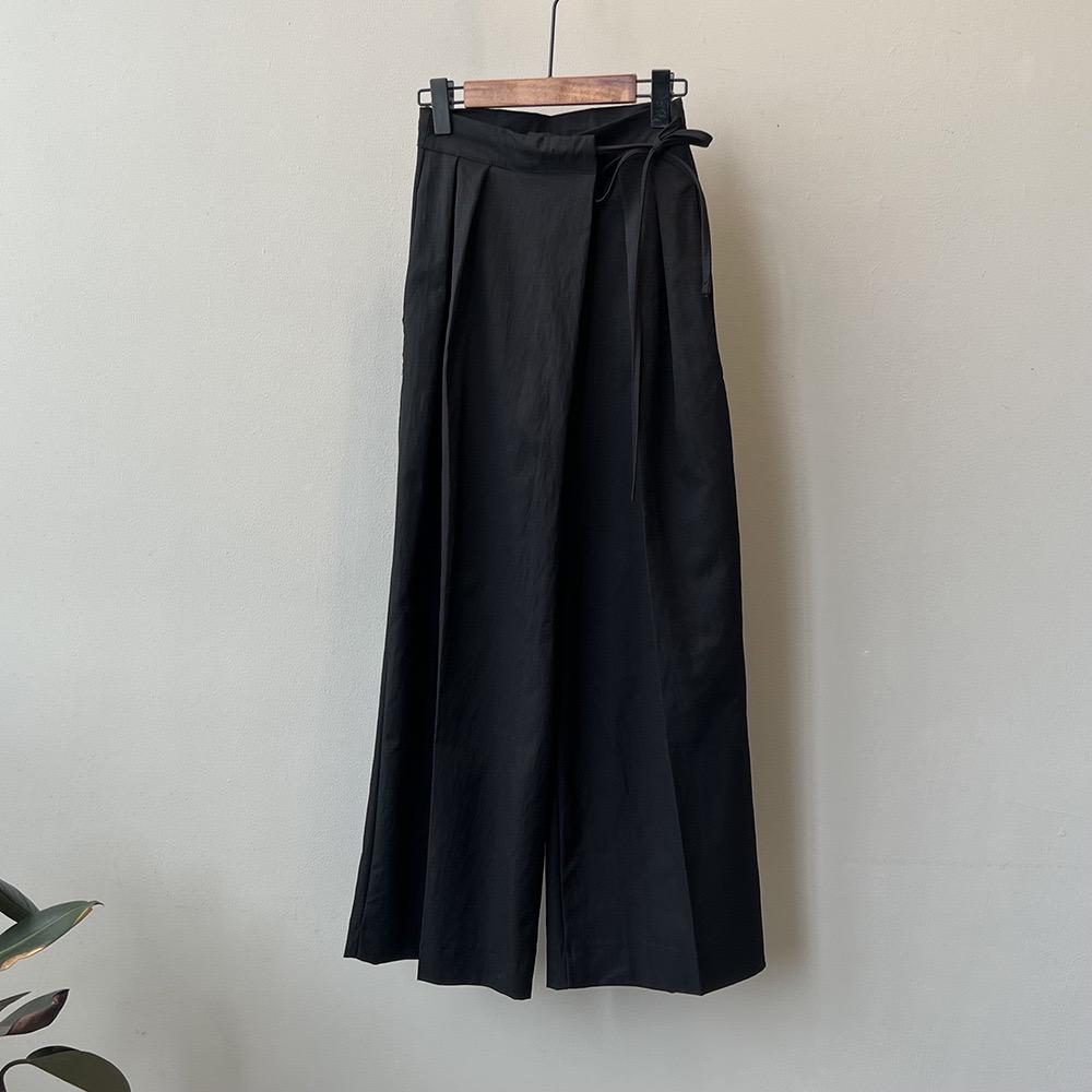 Delia Luxe Formal Pants In Black