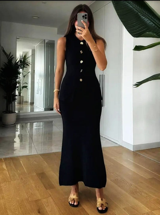 Reeny Luxe Soft Knit Coord Set -Set Of Skirt And Top In Black